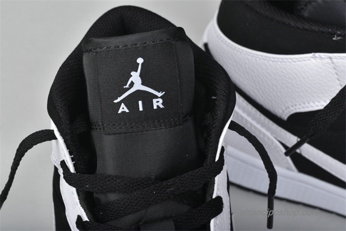 Air Jordan 1 Retro MID AJ1 Fekete/Fehér Cipők (554724-113) - Kattintásra bezárul