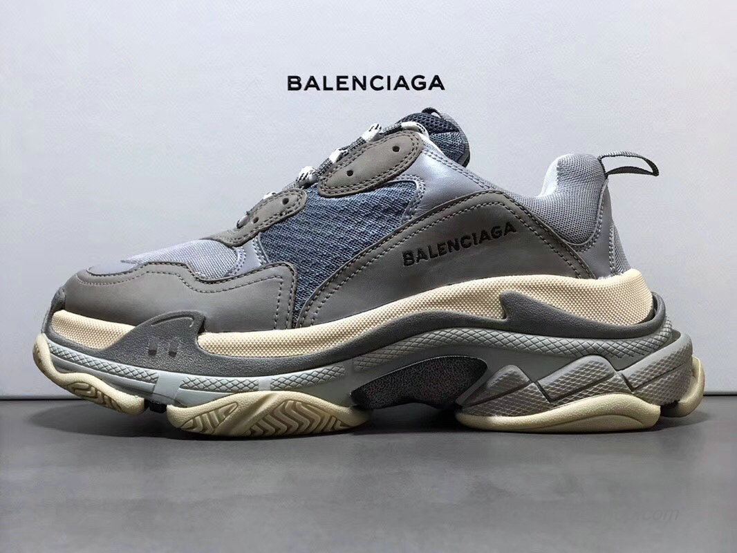 Balenciaga Triple S Szürke/Piszkosfehér Cipők (483513)