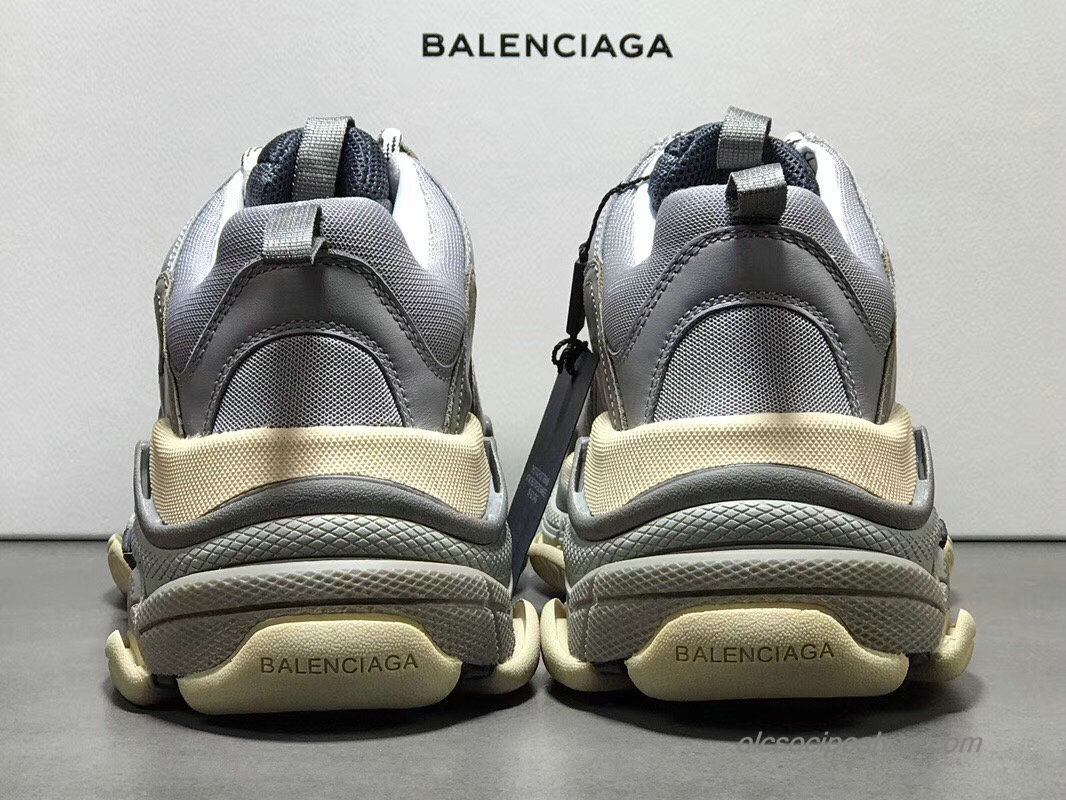 Balenciaga Triple S Szürke/Piszkosfehér Cipők (483513)