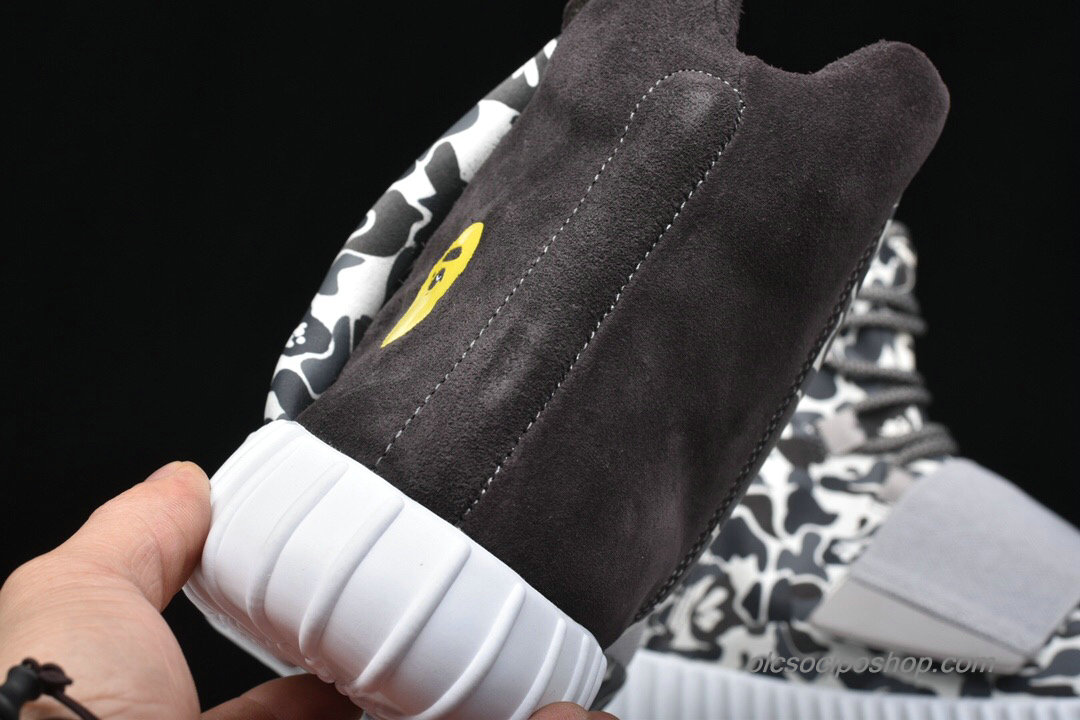 Adidas Yeezy Boost 750 SUP Fehér/Fekete/Csokoládé Cipők