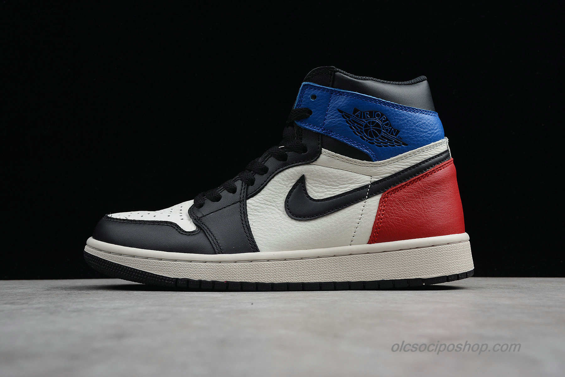 Férfi Air Jordan 1 Retro High OG AJ1 Fehér/Fekete/Kék/Piros Cipők (555088-703)