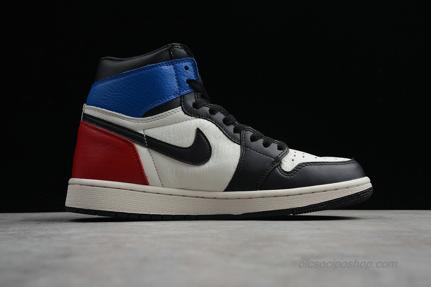 Férfi Air Jordan 1 Retro High OG AJ1 Fehér/Fekete/Kék/Piros Cipők (555088-703)