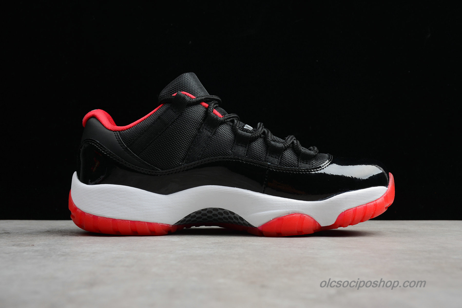 Férfi Air Jordan 11 Retro Low AJ11 Fekete/Fehér/Piros Cipők (528895-012)