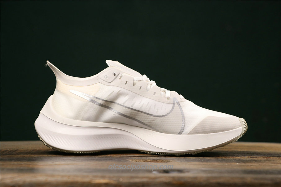 Nike Zoom Graviety Bézs Cipők (BQ3202 008)