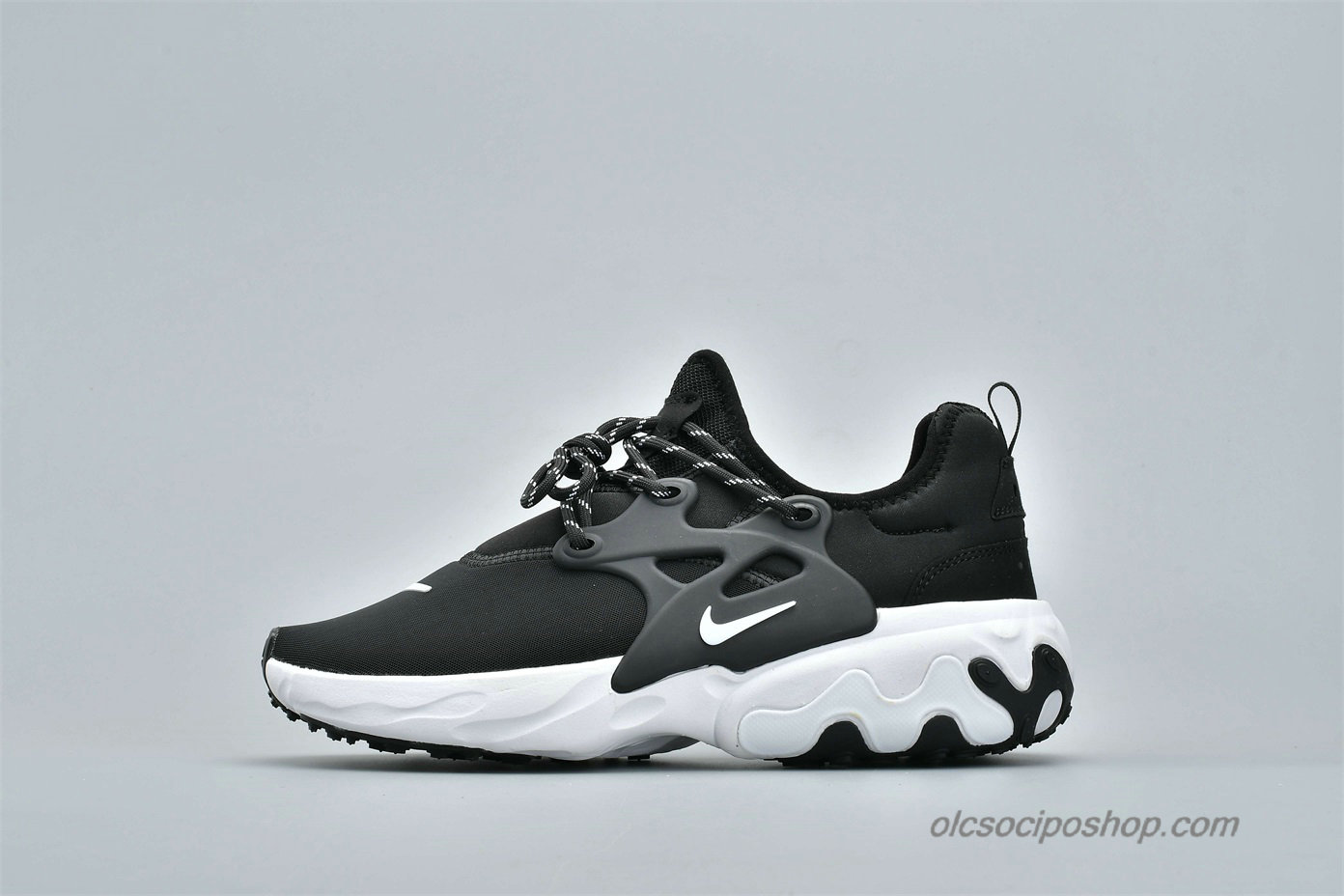 Nike Presto React Fekete/Fehér Cipők (AV2605-008)